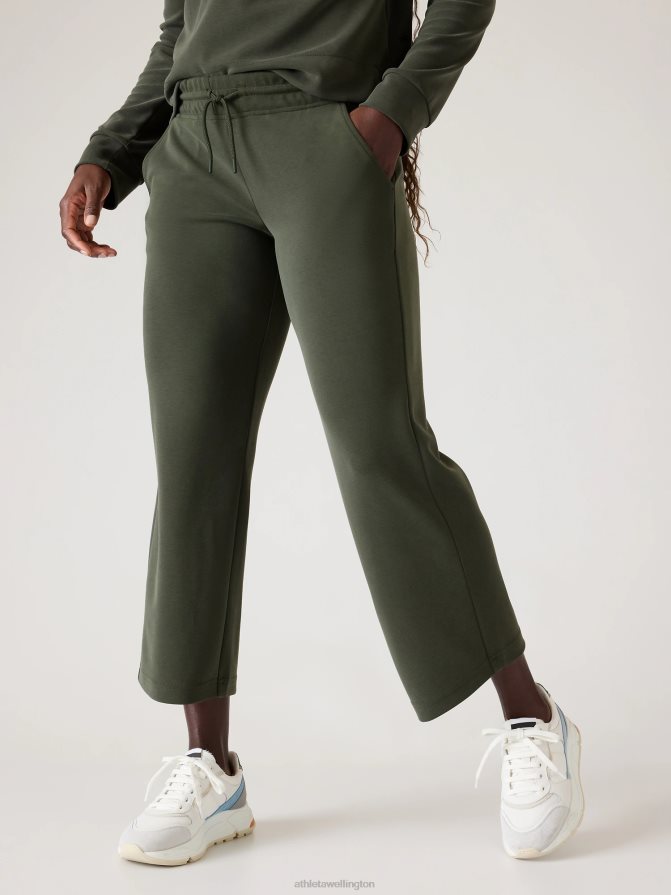 Athleta Women Aspen Olive Seasoft Straight Crop Pant TZB4L081