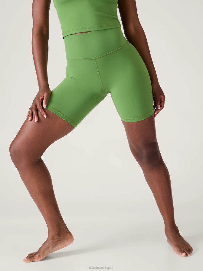 Athleta Women Baja Green Transcend 7'' Short TZB4L0144