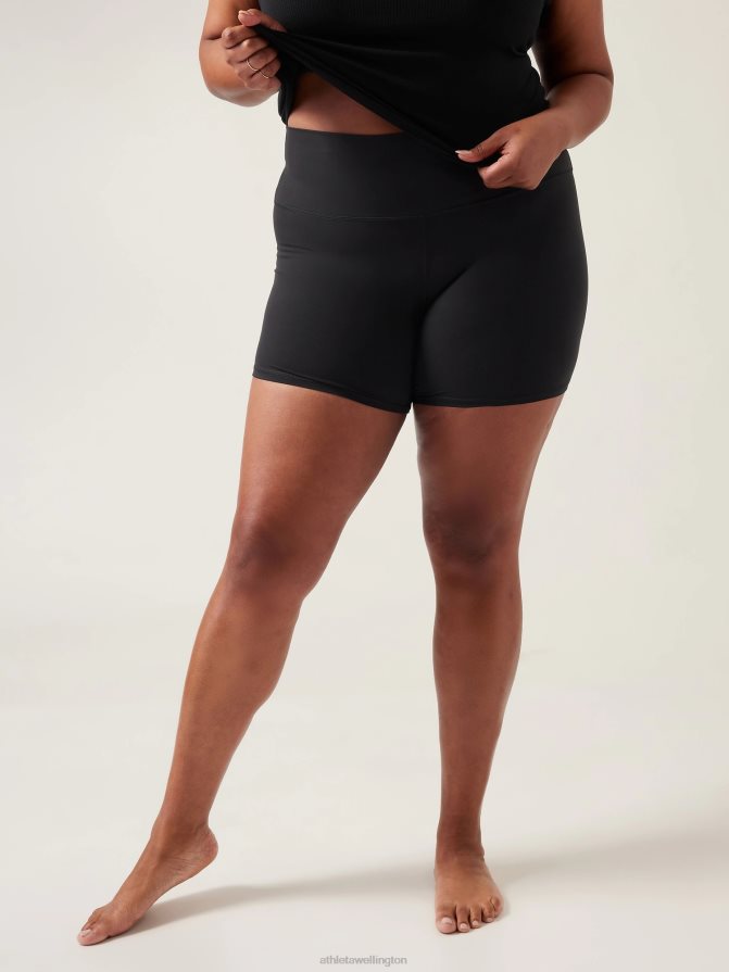 Athleta Women Black Transcend 5'' Short TZB4L048